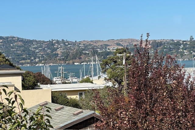 Building Photo - Charming 2-Bedroom Home with Bay Views in ...