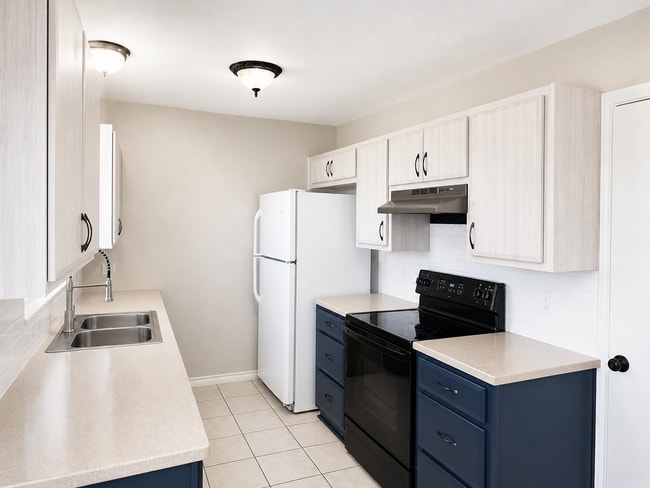 Building Photo - AVAILABLE MAY 18; APPLY ON OUR WEBSITE TODAY!!