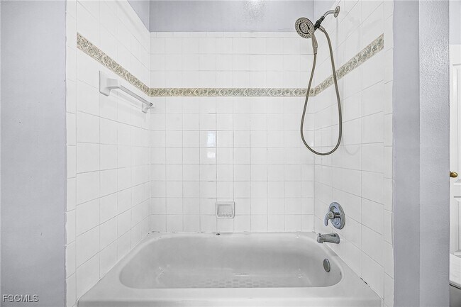 Building Photo - 2649 SW 32nd St