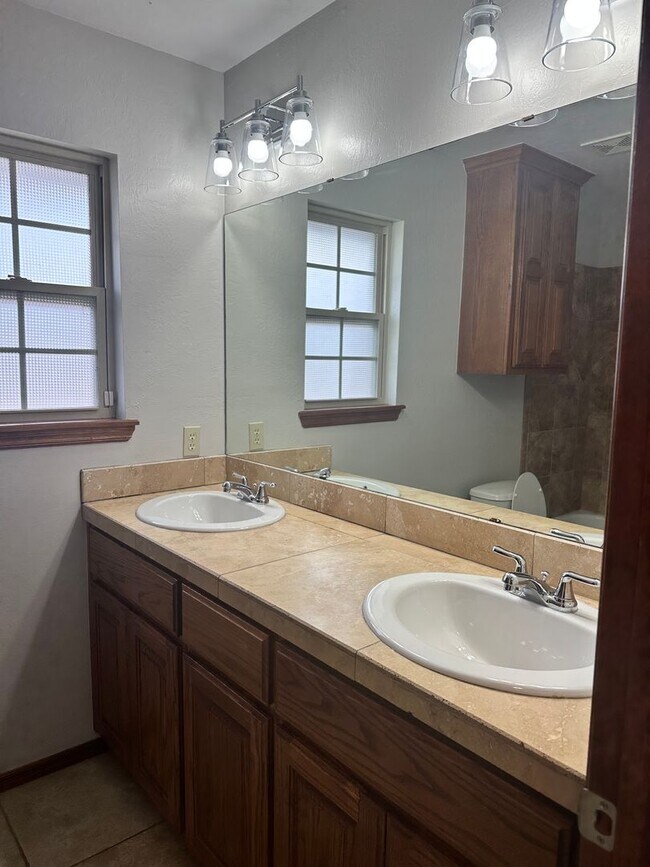 Building Photo - Great Home located in Dove Creek!$250.00 o...