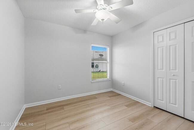 Building Photo - 13844 Fish Eagle Dr W