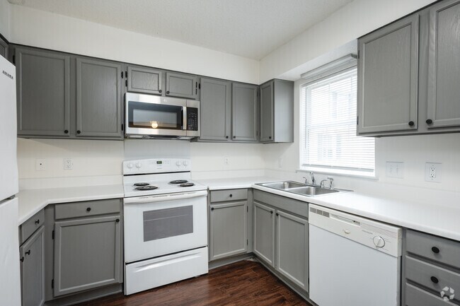 Interior Photo - Creekside Retreat Townhomes