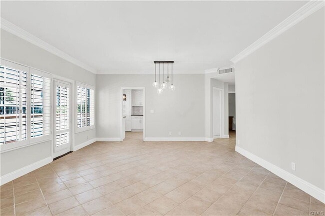 Building Photo - 5200 White Oak Ave