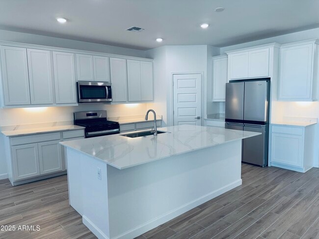 Building Photo - 15357 W Cottontail Ln