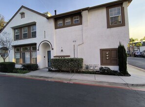 Building Photo - Cypress Townhomes - End Unit - 2 Garage - Scripps Ranch