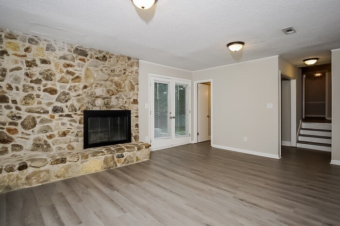 Building Photo - 2203 Rhett Butler Ln SE