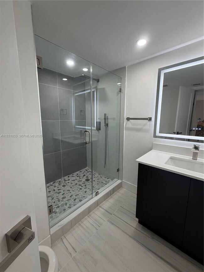 Building Photo - 16251 Golf Club Rd