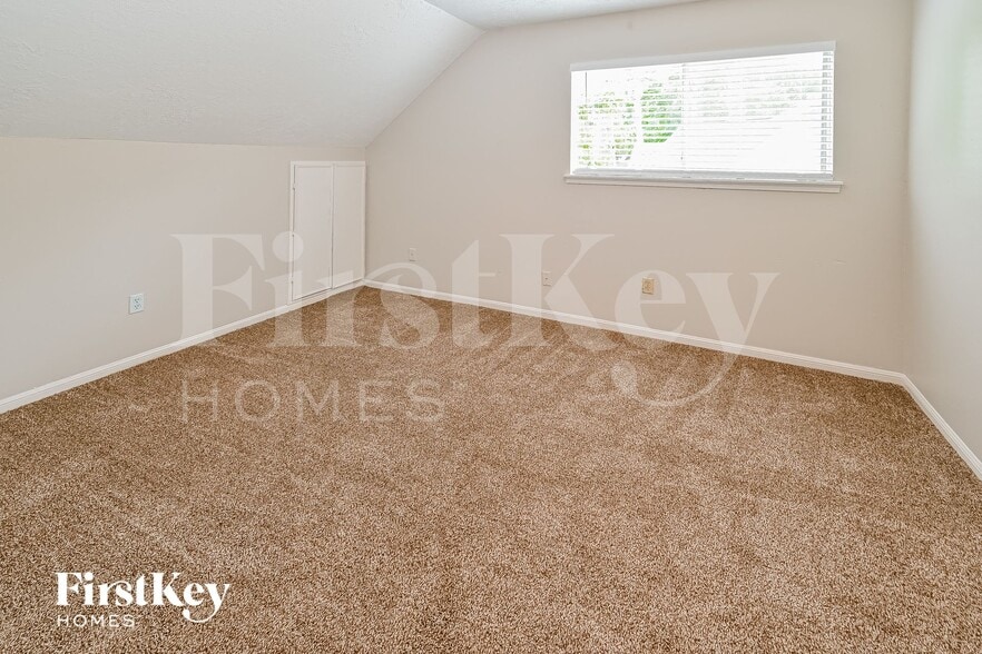 Building Photo - 3806 Fairvalley Dr