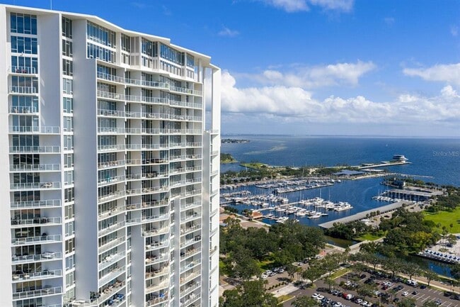 Building Photo - 175 1st St S