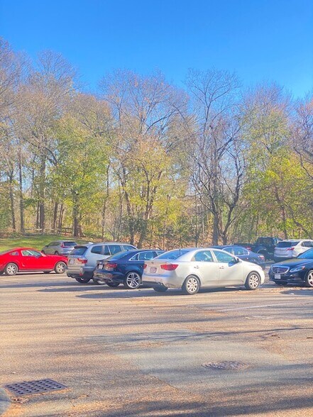 Building Photo - 153 Concord St