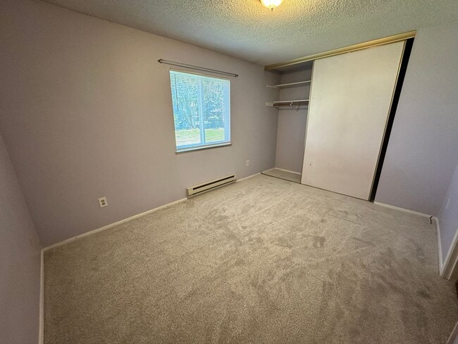 Building Photo - 3-Bedroom Unit on one level with a 1-car garage! Rent includes water-sewer and garbage!