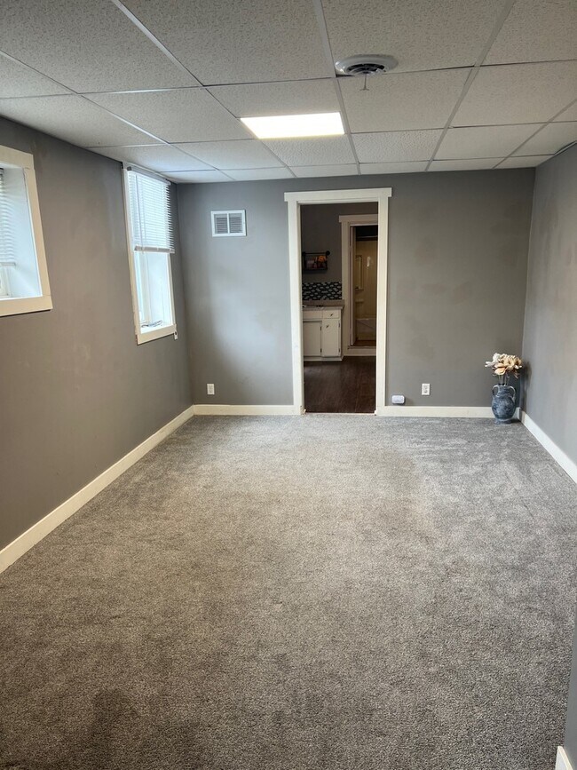 Building Photo - 590 E Division St