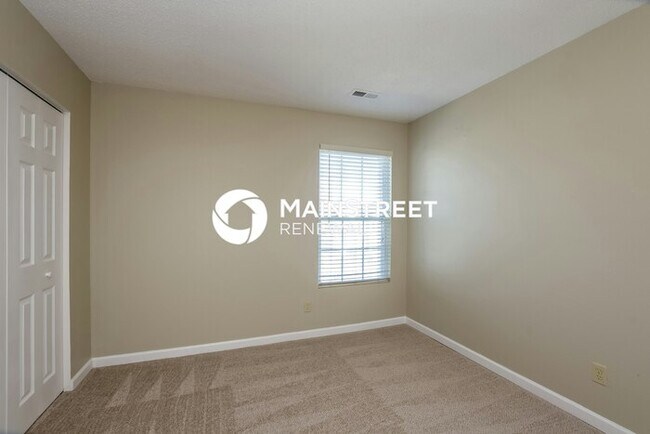 Building Photo - 3 Bedroom Pet-Friendly Home in Charlotte, NC with Main Street Renewal