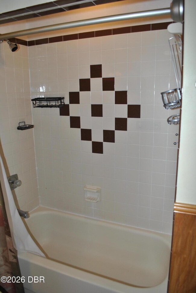 Building Photo - 5590 Lancewood Cir S