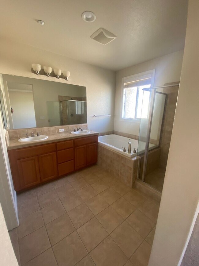 Building Photo - $4,290 / 4 BR -2170 SF - STUNNING SAN JOSE HOME IN BERRYESSA A MUST SEE!