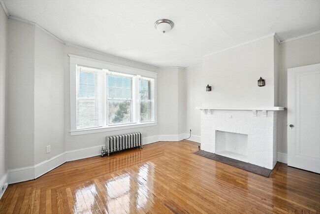 Primary Photo - 91 Sumner Ave