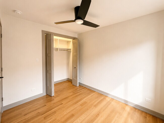 Building Photo - 1333 W Estes Ave