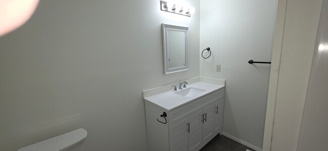 Building Photo - 3 Bedrooms! 2 Baths! Beautifully Updated! $1195 Close to MSU!