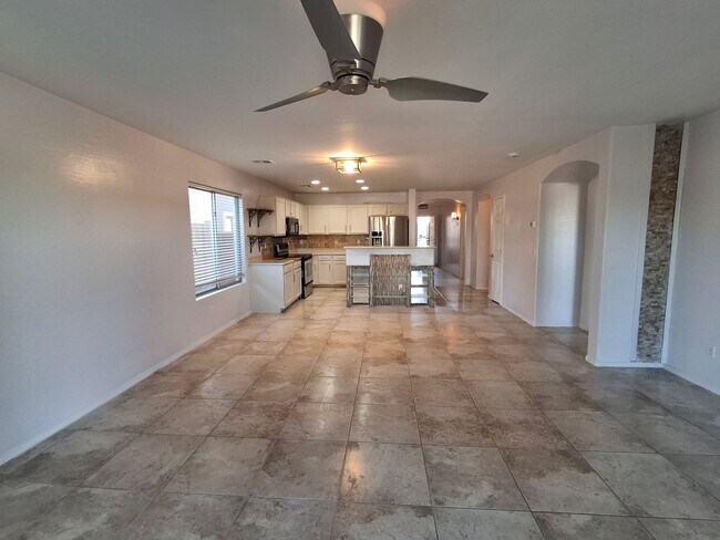 Building Photo - 29109 N Yellow Bee Dr