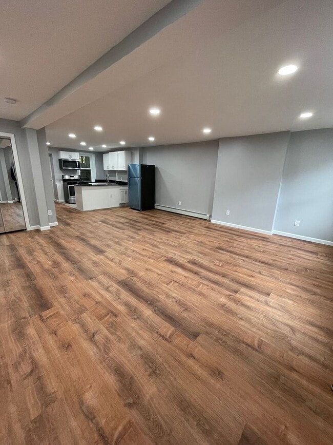 Primary Photo - 156 South St