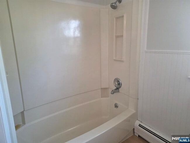 Building Photo - 633 10th St