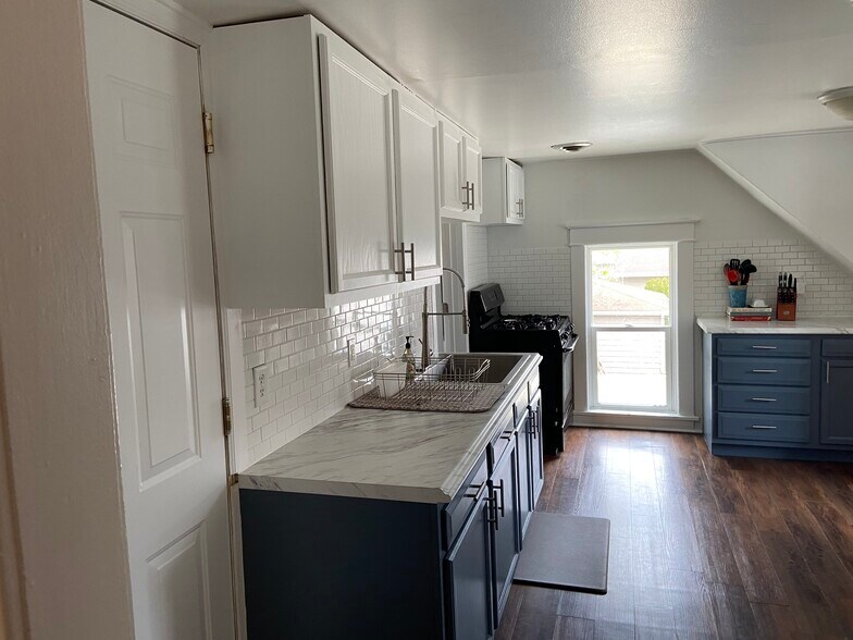 Recently remodeled kitchen with premium fixtures. - 479 Michigan St.