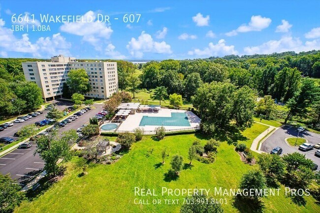 Building Photo - 6641 Wakefield Dr