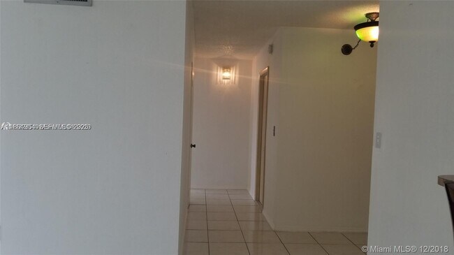 Building Photo - 14850 Naranja Lakes Blvd