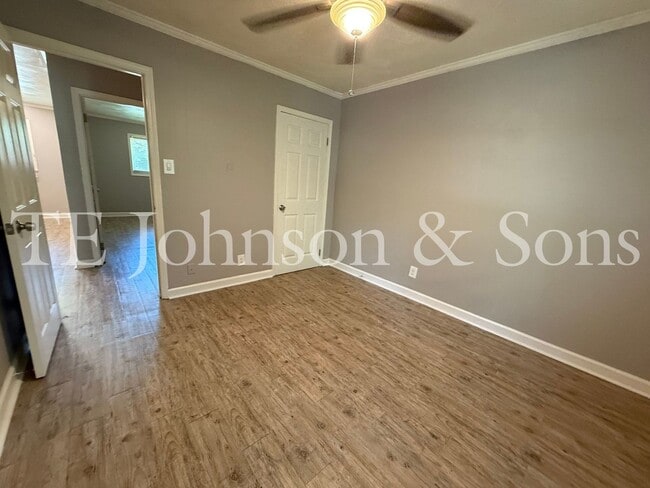 Building Photo - Sterling Pointe Apartments – Updated 2 Bedroom Living in West End Winston-Salem