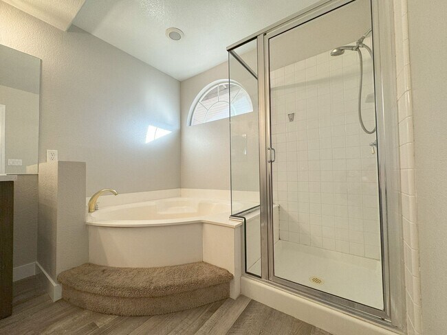 Building Photo - Newly Remolded Open Floor Plan One-Story 3 bedrooms & 2 Baths Home