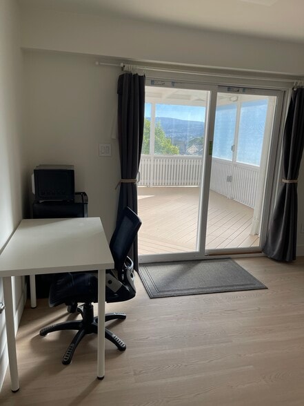 Building Photo - 633 Rocca Ave