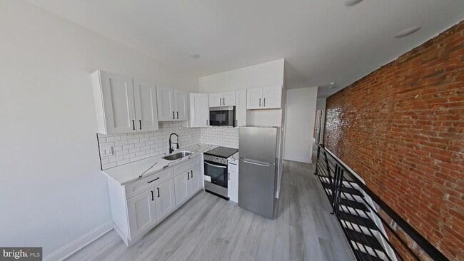 Building Photo - 3510 N Mascher St