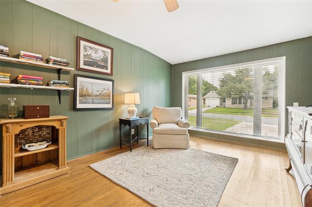 Building Photo - 8911 Larchwood Dr