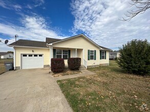 Building Photo - 3 Bedroom Home with Fenced in yard!