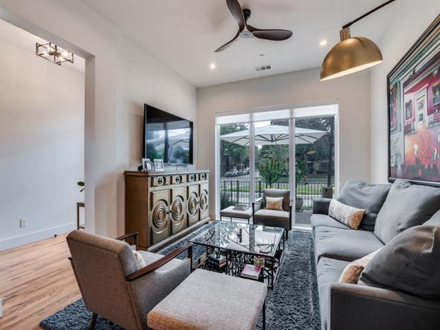 Building Photo - 4200 University Blvd