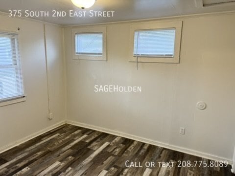 Building Photo - 375 S 2nd E St