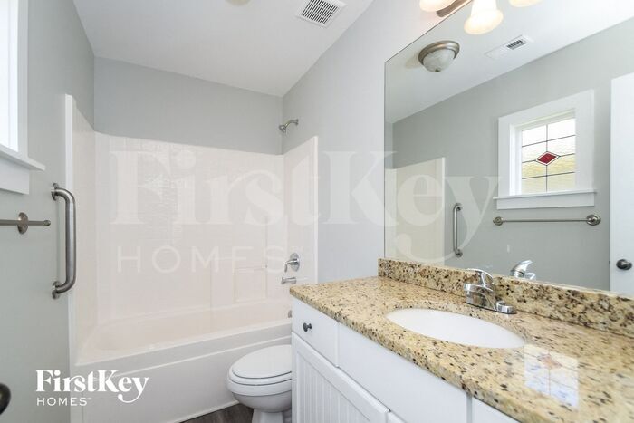 Building Photo - 136 Creekstone Tr