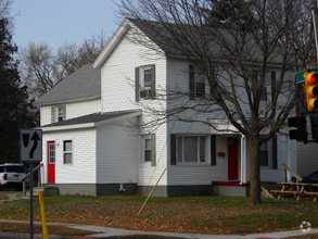 Building Photo - 714 S Washington St