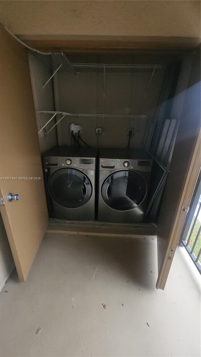 Building Photo - 101 SW 117th Ave