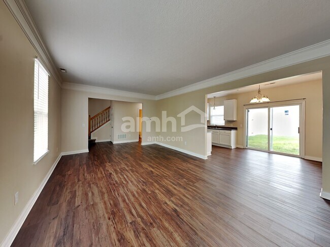 Building Photo - 7233 Hillmont Dr