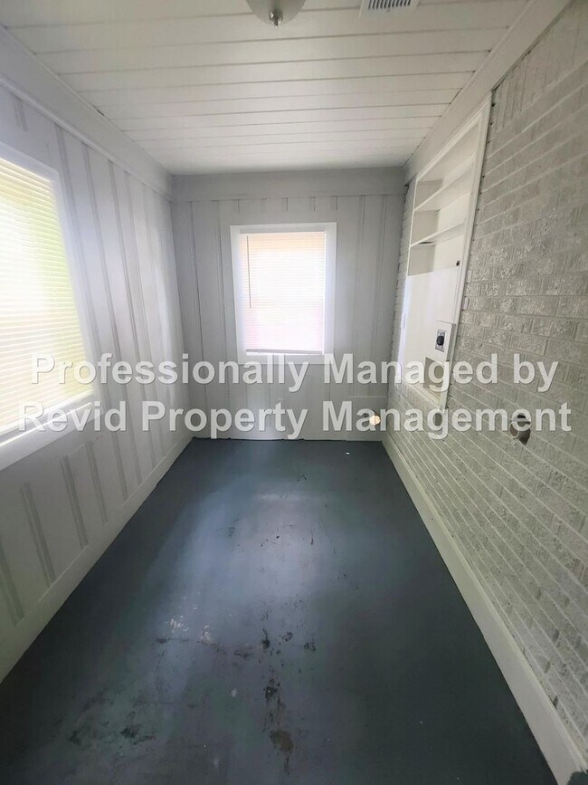 Building Photo - 714 Goodwyn St