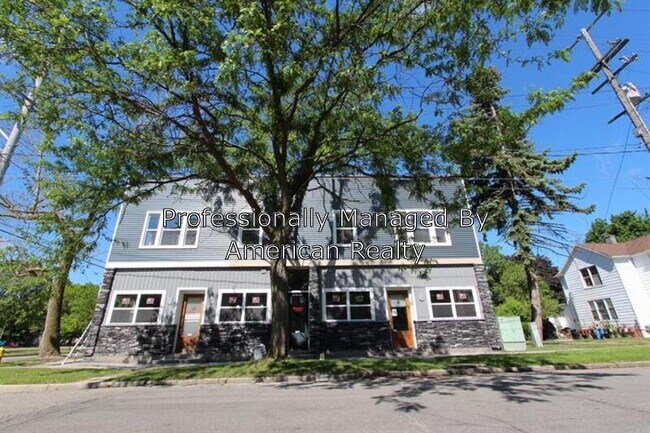 Building Photo - 303 Indiana Ave NW