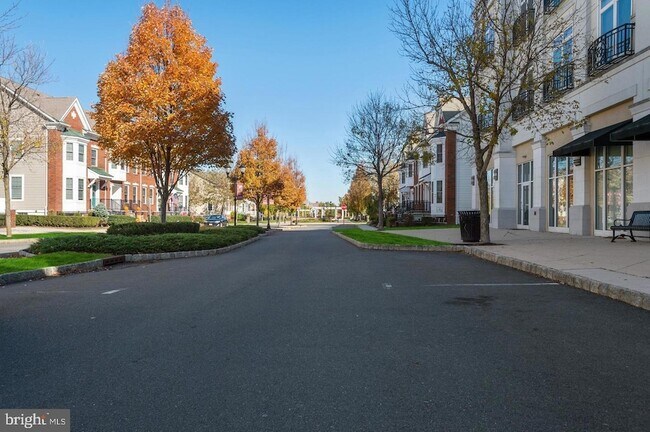 Building Photo - 2 N Commerce Square
