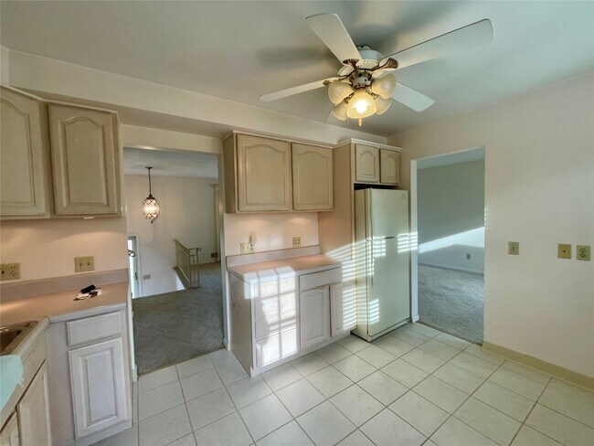 Building Photo - 328 Chestnut Ln