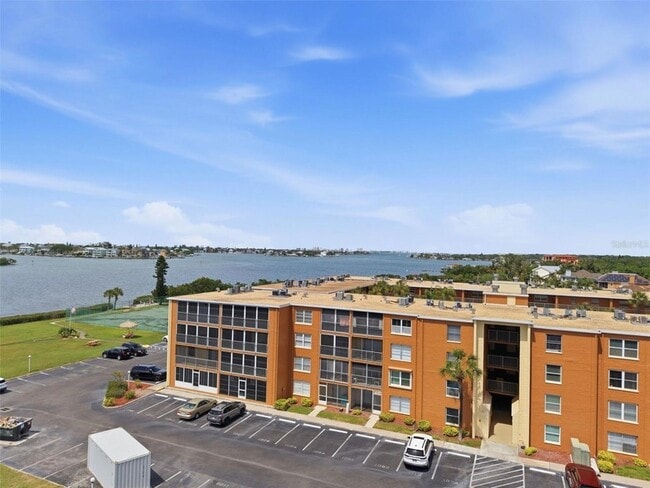 Building Photo - 12760 Indian Rocks Rd