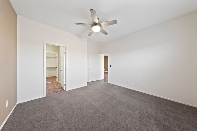 Building Photo - Spacious Single Level with Stunning Mounta...