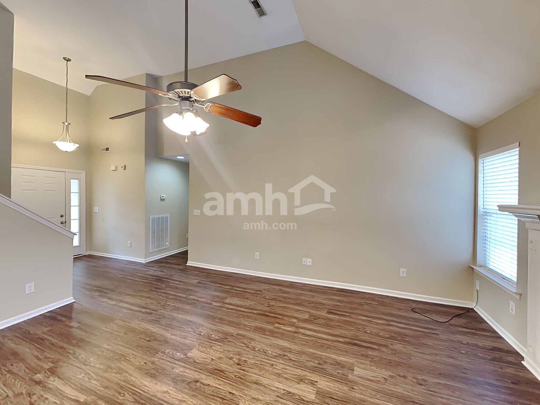 Building Photo - 1005 Matheus Dr