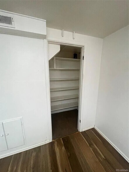 Large Pantry - 1210 Vance St