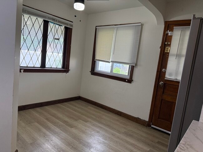 Building Photo - Charming 3 beds 1.5 baths in Columbus!
