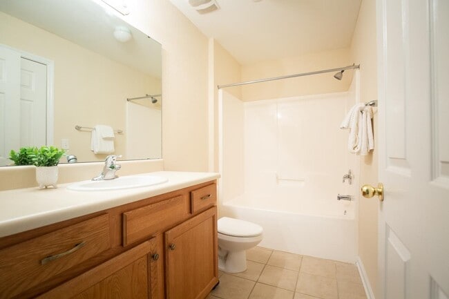 Building Photo - 4434 Gearhart Rd